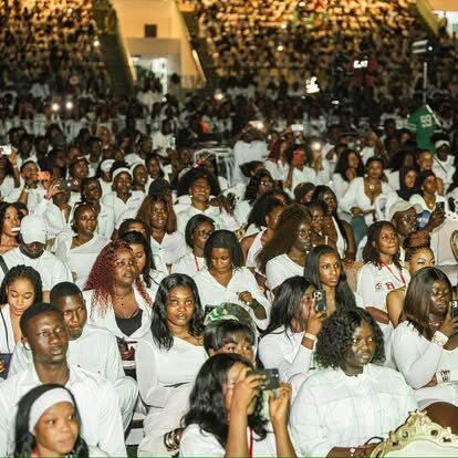 Le public en blanc
