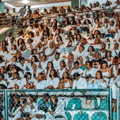 La tribune en blanc